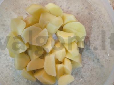 Vištienos sriuba su morkų ir pomidorų apkepu Žingsnis 3