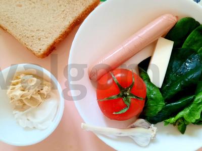 Vegetariškas sumuštinis su dešra ir špinatais Žingsnis 1