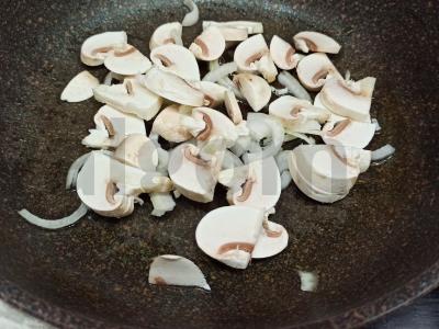 Bulvės su pievagrybiais orkaitėje Žingsnis 1