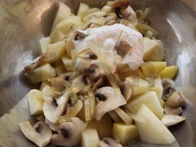 Bulvės su pievagrybiais orkaitėje Žingsnis 3