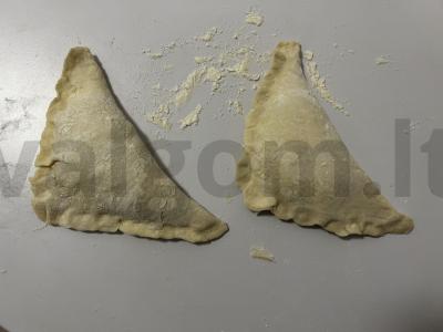 Skanios sluoksniuotos tešlos su varške prie arbatos Žingsnis 5