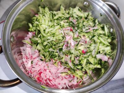 Okroška ant kvaso su rūkytomis dešromis Žingsnis 1