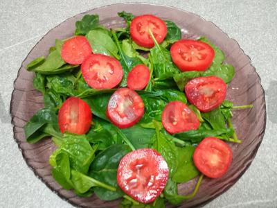 Špinatų salotos su slyvomis ir jautienos steiku Žingsnis 2