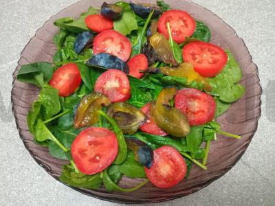 Špinatų salotos su slyvomis ir jautienos steiku Žingsnis 3