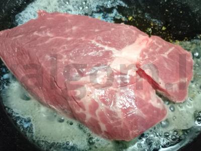 Špinatų salotos su slyvomis ir jautienos steiku Žingsnis 6