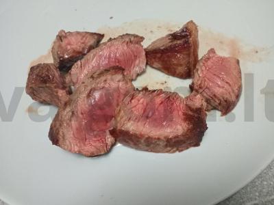 Špinatų salotos su slyvomis ir jautienos steiku Žingsnis 8