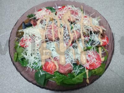 Špinatų salotos su slyvomis ir jautienos steiku Žingsnis 11