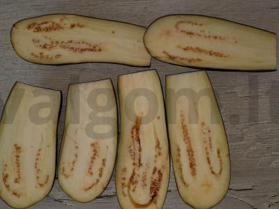 Cukinijos su faršu, sūriu ir pomidorais Žingsnis 1