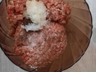 Cukinijos su faršu, sūriu ir pomidorais Žingsnis 3