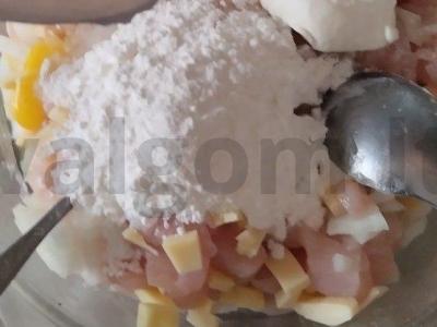 Vištienos filė kotletai su sūriu ir itališkais prieskoniais Žingsnis 3