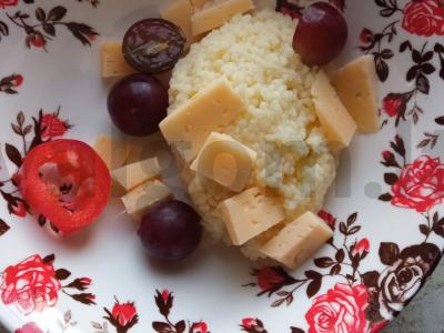 Kuskusas su sūriu ir vynuogėmis po aviečių sirupu Žingsnis 2