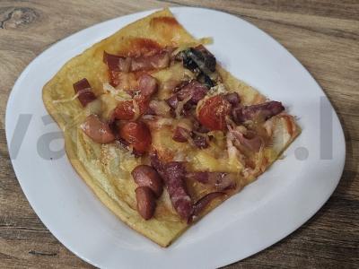 Namų mėsos pica su sūriu pagrindine nuotrauka