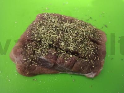 Kiaulienos steikas su itališkais prieskoniais Žingsnis 3