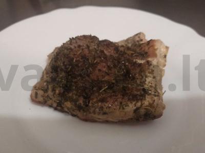 Kiaulienos steikas su itališkais prieskoniais pagrindine nuotrauka