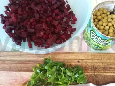 Mėsos salotas su žirniais ir burokėliais Žingsnis 3