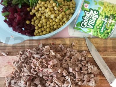 Mėsos salotas su žirniais ir burokėliais Žingsnis 4