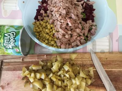 Mėsos salotas su žirniais ir burokėliais Žingsnis 5