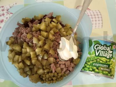 Mėsos salotas su žirniais ir burokėliais Žingsnis 6