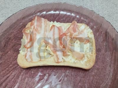 Sumuštinis su dviem sūrio rūšimis, šonine, jalapeno pipirais ir spanguolėmis Žingsnis 2