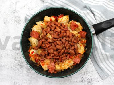 Vištiena su pupelėmis ir dešra Žingsnis 4