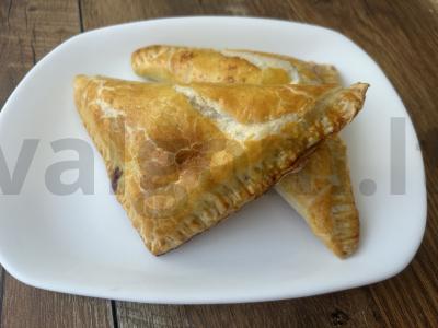 Šaldytos pyragėliai su mėlynių džemu pagrindine nuotrauka