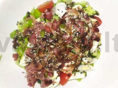 Salotas su bekonu ir putpelių kiaušiniu Žingsnis 4