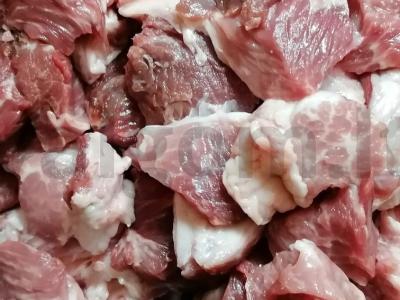 Kiaulienos guliašas su pomidorais Žingsnis 2