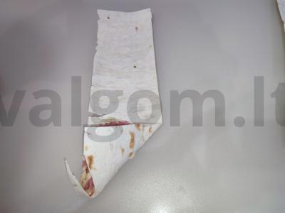 Vyniotiniai iš lavašo su dešra ir sūriu Žingsnis 3