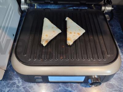 Vyniotiniai iš lavašo su dešra ir sūriu Žingsnis 5