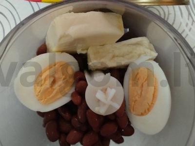 Pupelių paštetas su lydytu sūriu ir kiaušiniu Žingsnis 2