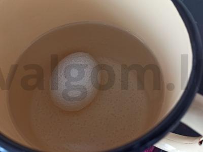 Salotos su kalmarais ir krevetėmis Žingsnis 1