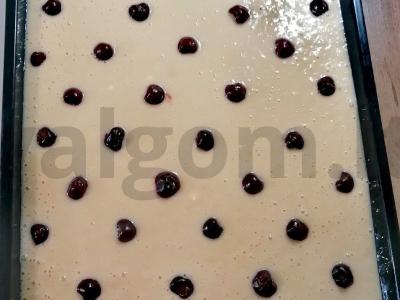 Sluoksniuotas pyragas su vyšniomis Žingsnis 3