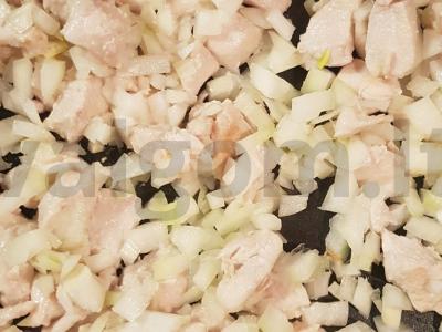 Dieviškas udonas su vištienos krūtinėle ir daržovėmis Žingsnis 2