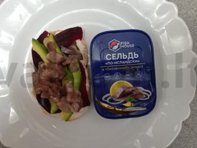 Sumuštinis su burokėliais, avokadu ir silke Žingsnis 4