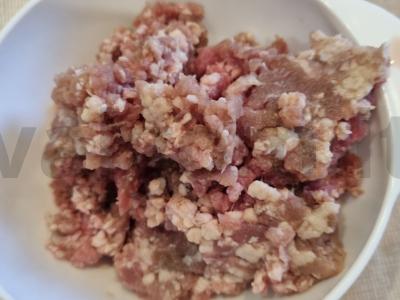 Sriuba su meatballs ir lagmano makaronais Žingsnis 1