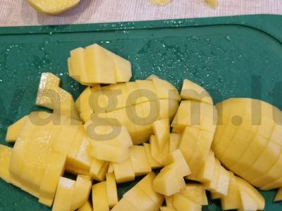 Sriuba su meatballs ir lagmano makaronais Žingsnis 3