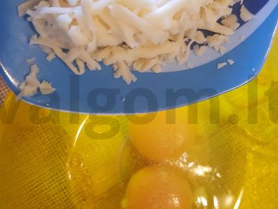 Kiaušinių omletas su avokadu Žingsnis 3