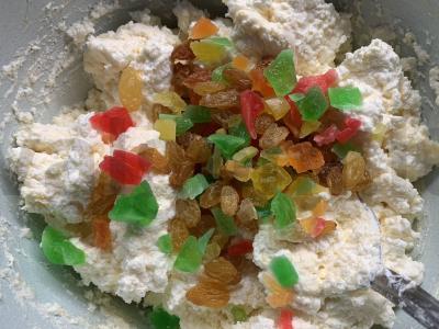 Sūrio blynai orkaitėje su cukatais ir razinomis ant ryžių miltų be cukraus Žingsnis 2