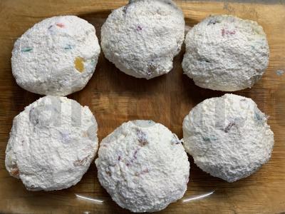 Sūrio blynai orkaitėje su cukatais ir razinomis ant ryžių miltų be cukraus Žingsnis 3