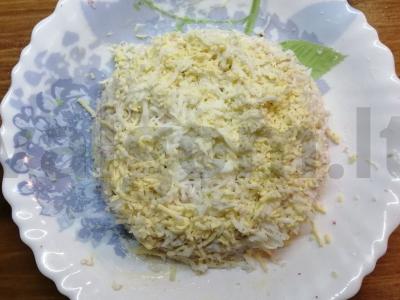 Salotas su krabų lazdelėmis „Švelnus“ pagrindine nuotrauka