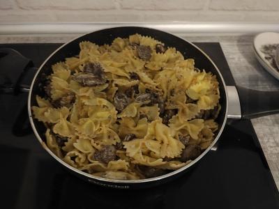 Vištienos širdelės grietinėlės padaže su grybais Žingsnis 5