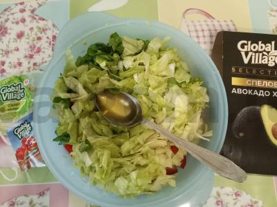 Avokadų ir pomidorų salotas Žingsnis 4