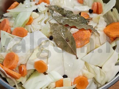 Marinuota kopūstai su morkomis ir česnaku Žingsnis 7