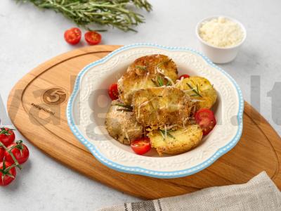 Keptas bulvės su parmezanu pagrindine nuotrauka