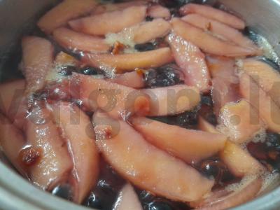 Obuolių ir juodųjų serbentų kompotas Žingsnis 6