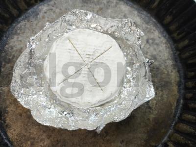 Bri sūris su baltąja pelėsiu, keptas su spanguolių uogiene Žingsnis 2