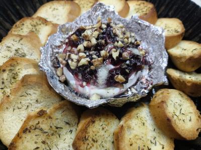 Bri sūris su baltąja pelėsiu, keptas su spanguolių uogiene Žingsnis 5