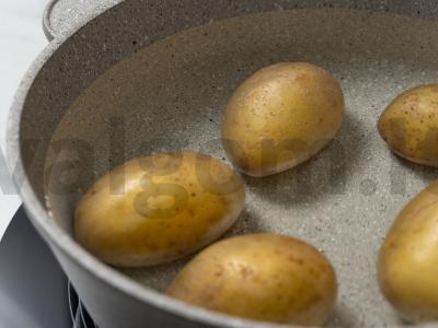 Sluoksniuota bulvė su faršu Žingsnis 1