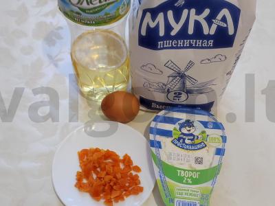 Sūrio blynai su džiovintomis abrikosais Žingsnis 2