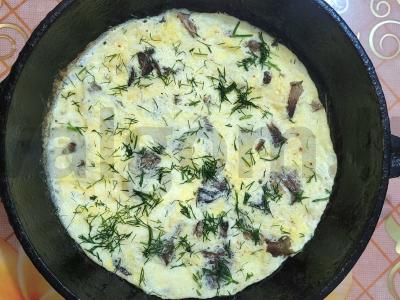 Sūrio omletas su pievagrybiais pagrindine nuotrauka